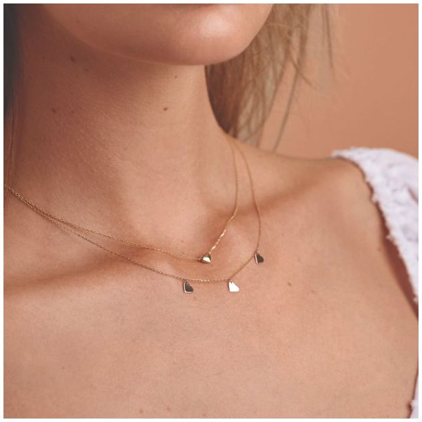 Melfia halskde 14 karat guld med 3 hjerter 2302 111F