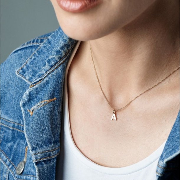 Nuran Bogstav 14 kt. guld "C" med 0,005ct. V2200-C