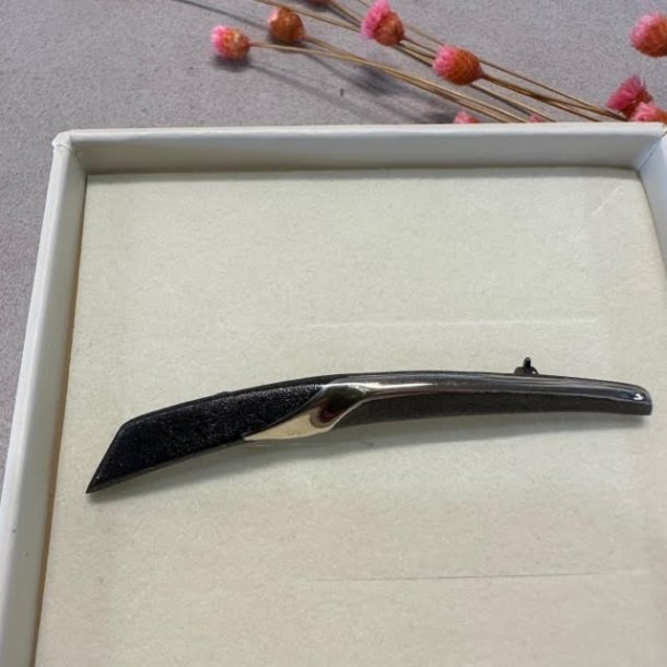 Oxideret Broche med guld 202517